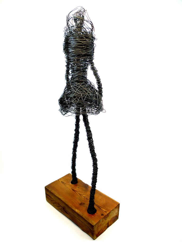 Original Figurative Women Sculpture by David Sànchez Leòn