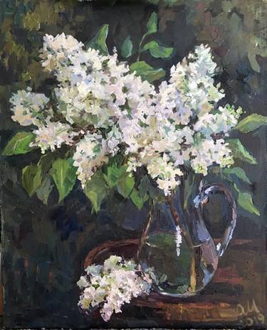 White lilac thumb