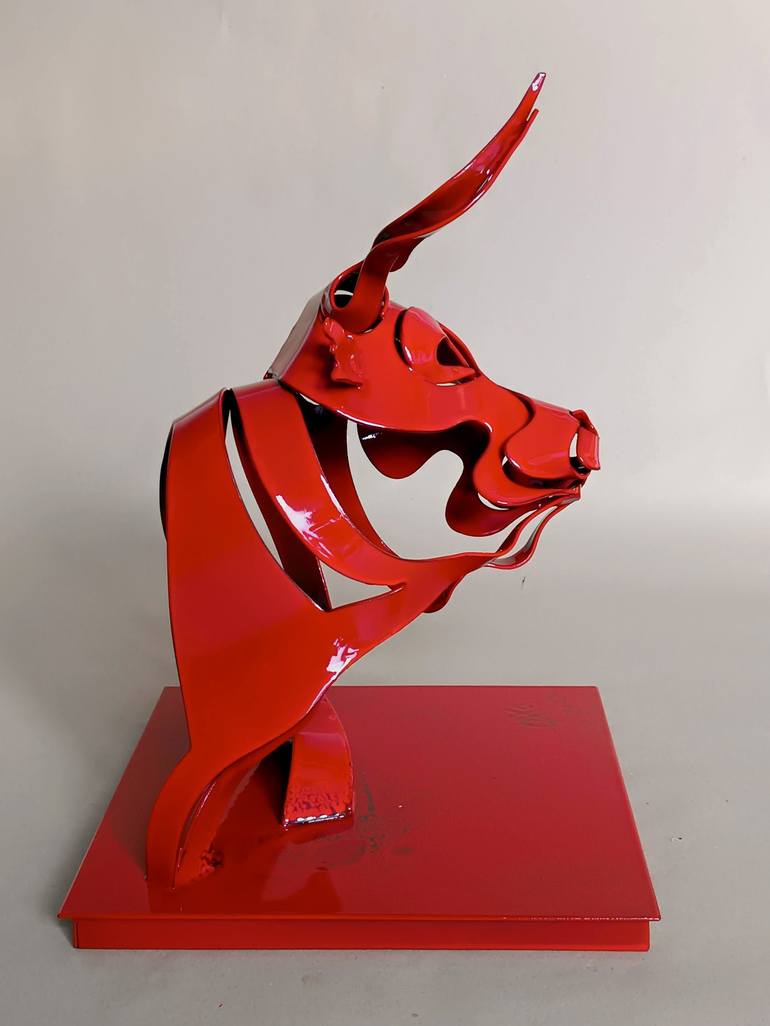 Original Figurative Animal Sculpture by Thomas Otto