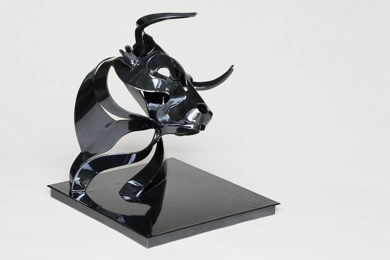 Original Animal Sculpture by Thomas Otto