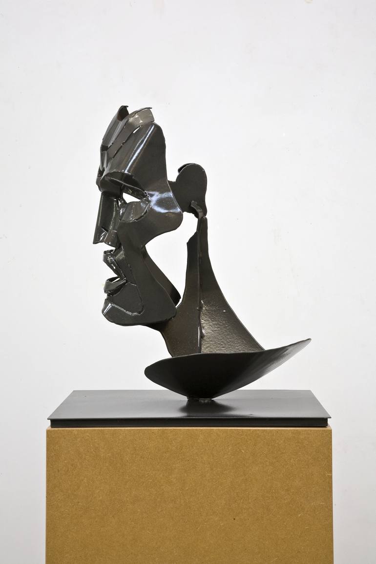 Original Figurative Men Sculpture by Thomas Otto