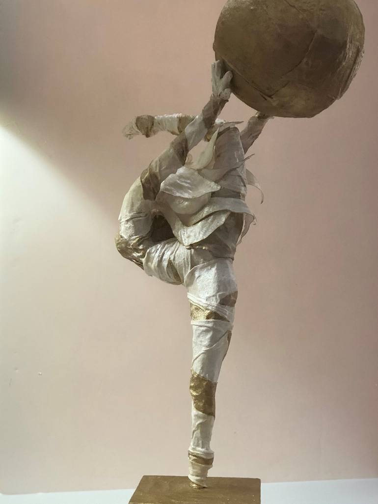 Original Body Sculpture by Elizabeth Yarie