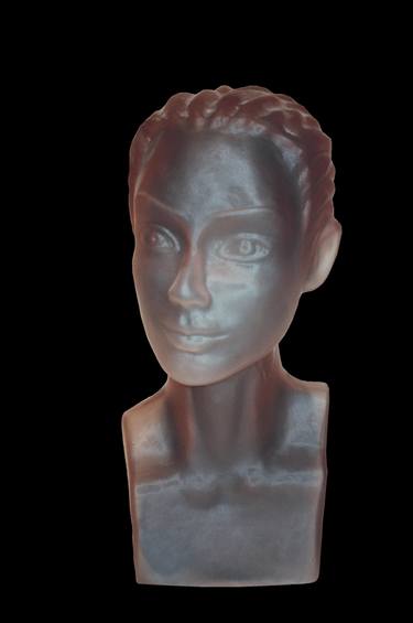 Glass bust of the girl thumb