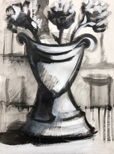 Trophy Shaped Vase 1 thumb