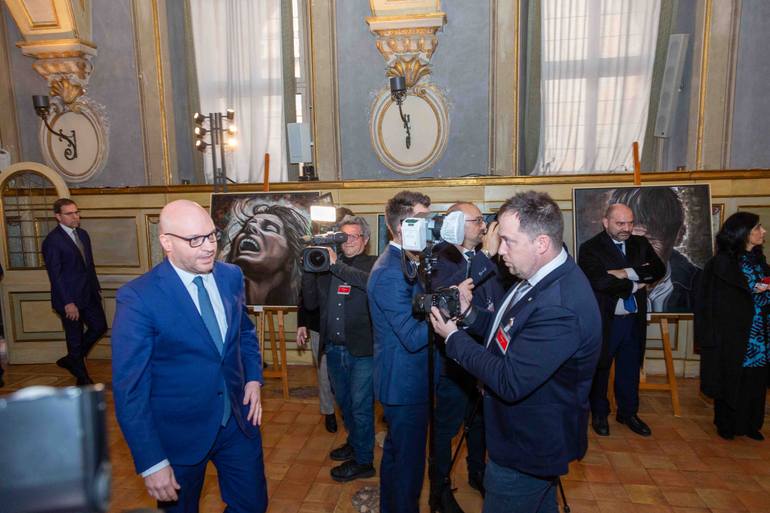 Original Figurative People Painting by Paolo Terdich