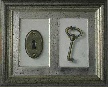key and keyhole thumb