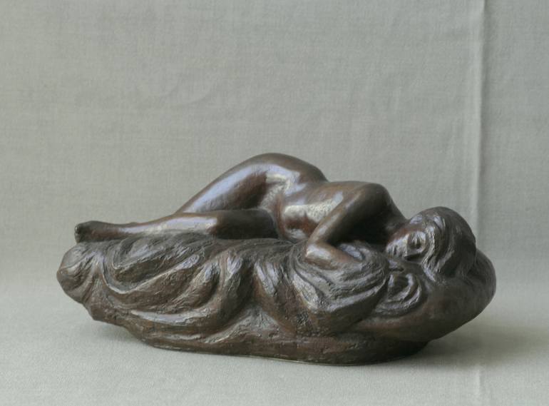 Original Realism Women Sculpture by Marina Radius