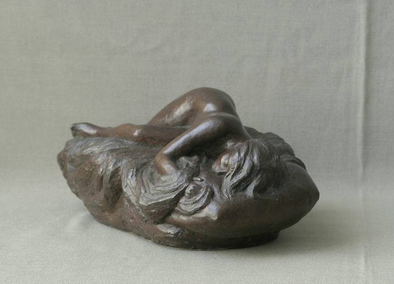 Original Realism Women Sculpture by Marina Radius