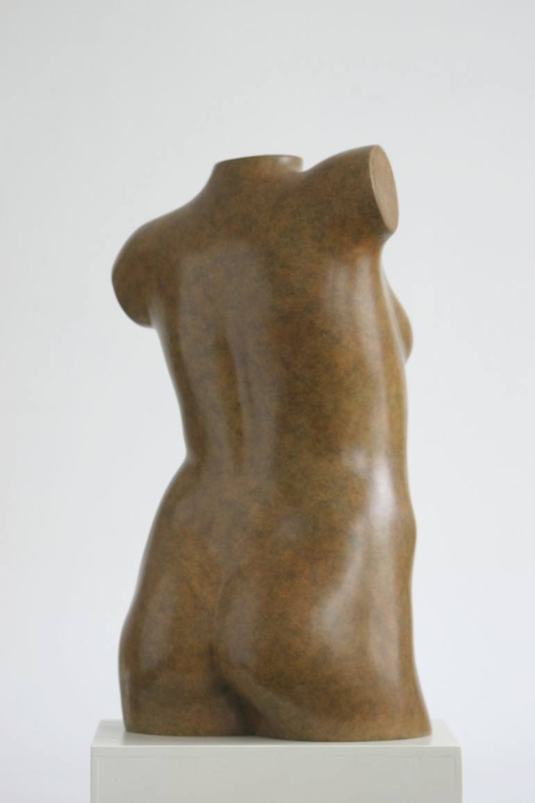 Original Figurative Body Sculpture by Marina Radius