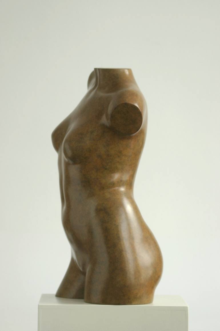 Original Figurative Body Sculpture by Marina Radius