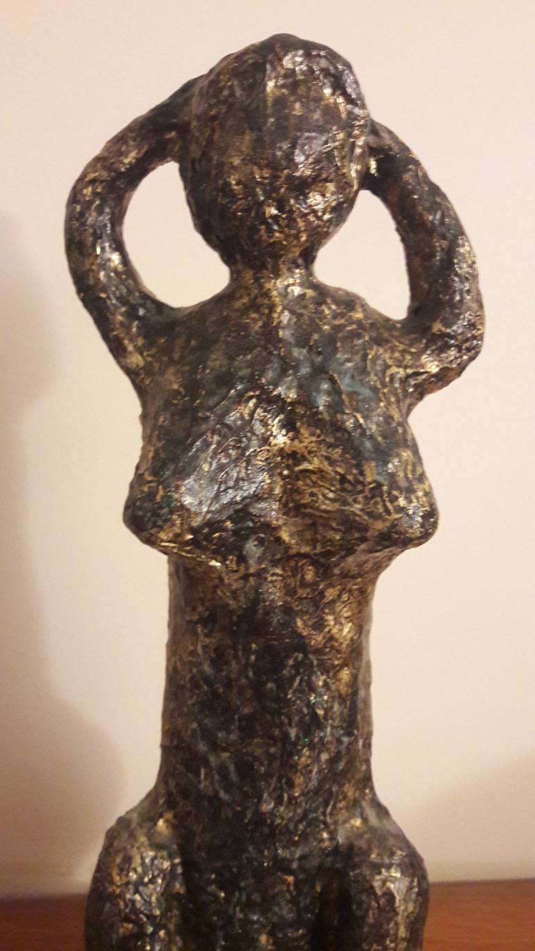 Original Figurative Women Sculpture by Guerry christiane
