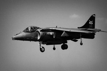 RAF Harrier GR7 hovering with undercarriage down thumb