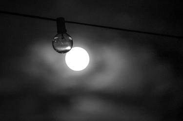 Moon Lit Bulb Light thumb