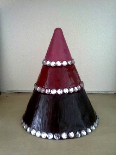 3 tier cone-shaped jewellery box thumb