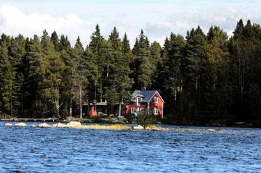 House by the lake thumb