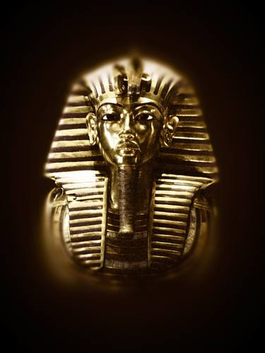 Tutankhamen front view thumb