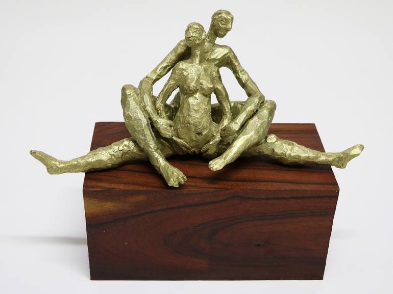 Original Figurative People Sculpture by Violeta Vollmer