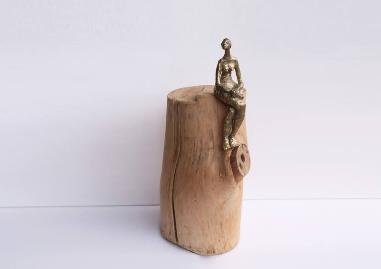 Original Women Sculpture by Violeta Vollmer