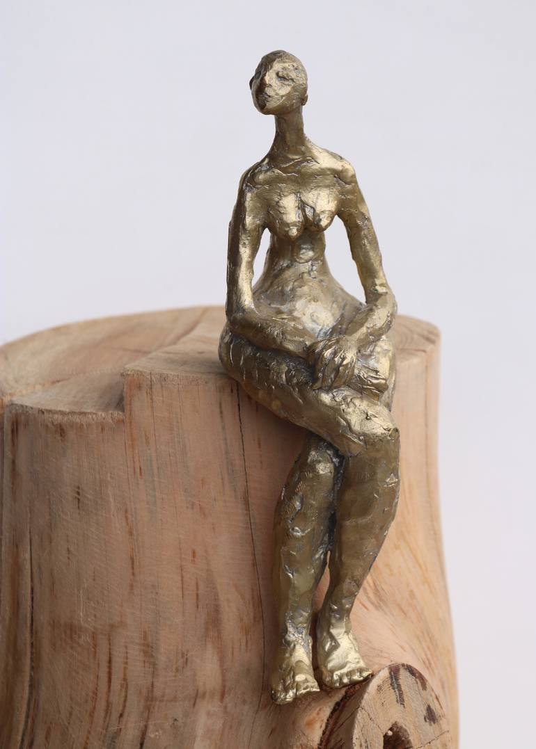 Original Women Sculpture by Violeta Vollmer