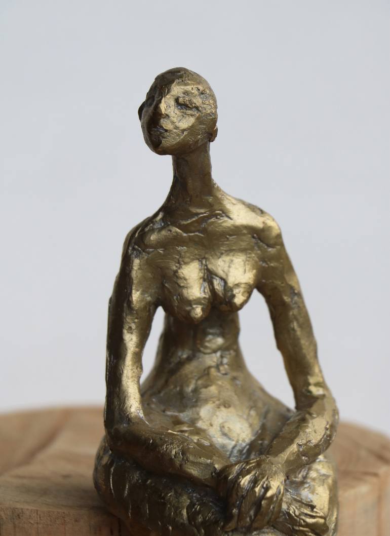Original Figurative Women Sculpture by Violeta Vollmer