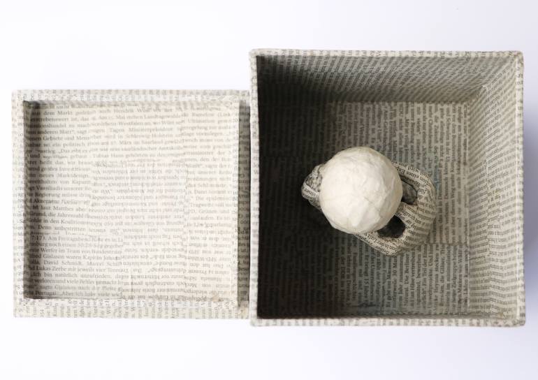 Original Figurative Men Sculpture by Violeta Vollmer