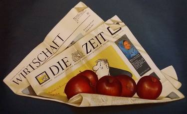 Newspaper with apples thumb