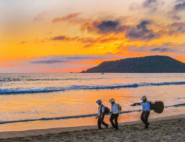 3 Mariachis at Sunset thumb