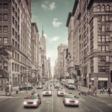 NEW YORK CITY 5th Avenue Traffic | urban vintage style thumb