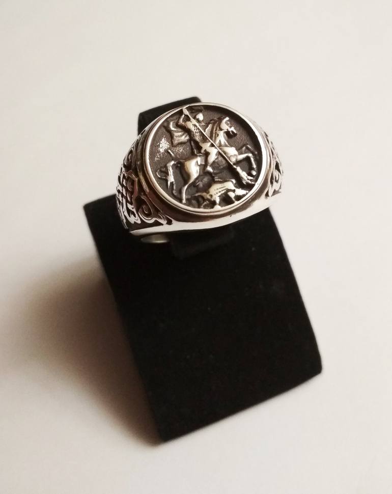 Silver men's ring depicting the victorious Saint George - Print