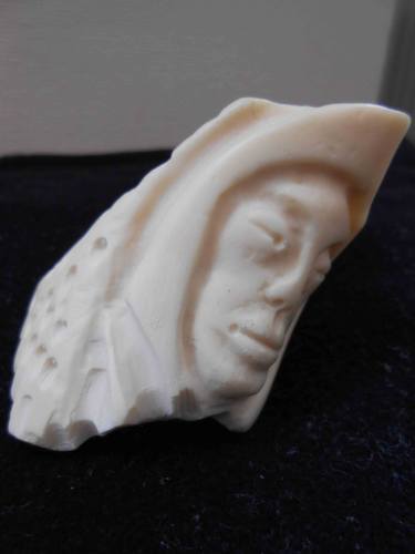 Bone sculpture with the face of Eskimo 8cm / SOLD thumb