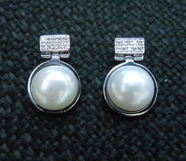 "Handmade earrings with Pearls and Diamonds" thumb