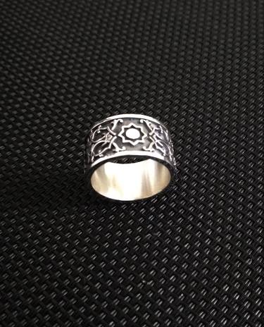 Handmade silver ring with a complex ornament (II) thumb