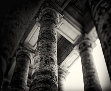 Columns at the Vatican thumb