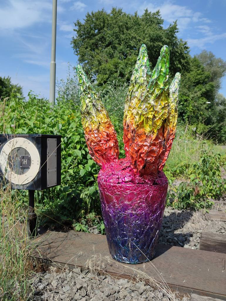 Original Pop Art Floral Sculpture by Christoph Robausch