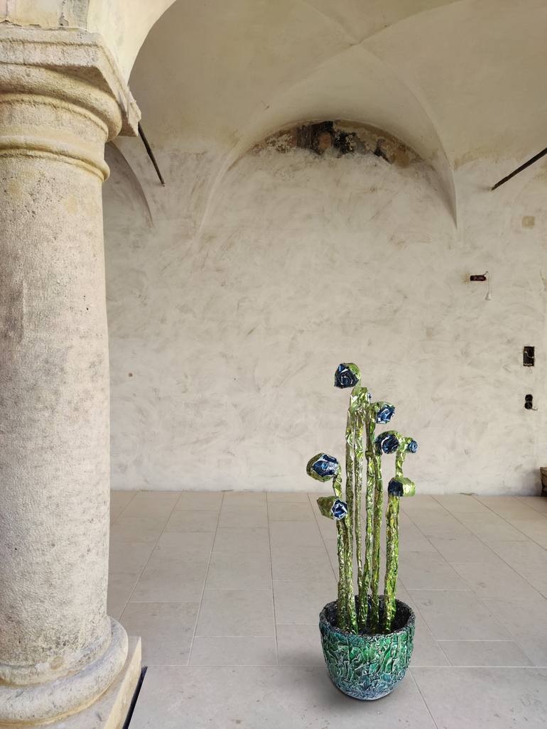 Original Floral Sculpture by Christoph Robausch
