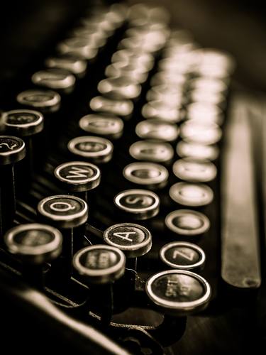 Vintage Typewriter thumb