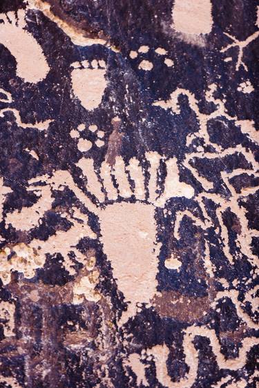 Petroglyphs, IV thumb