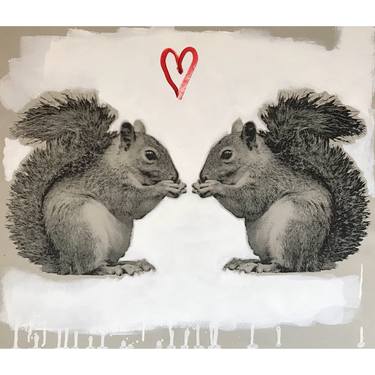 Love (squirrels) thumb