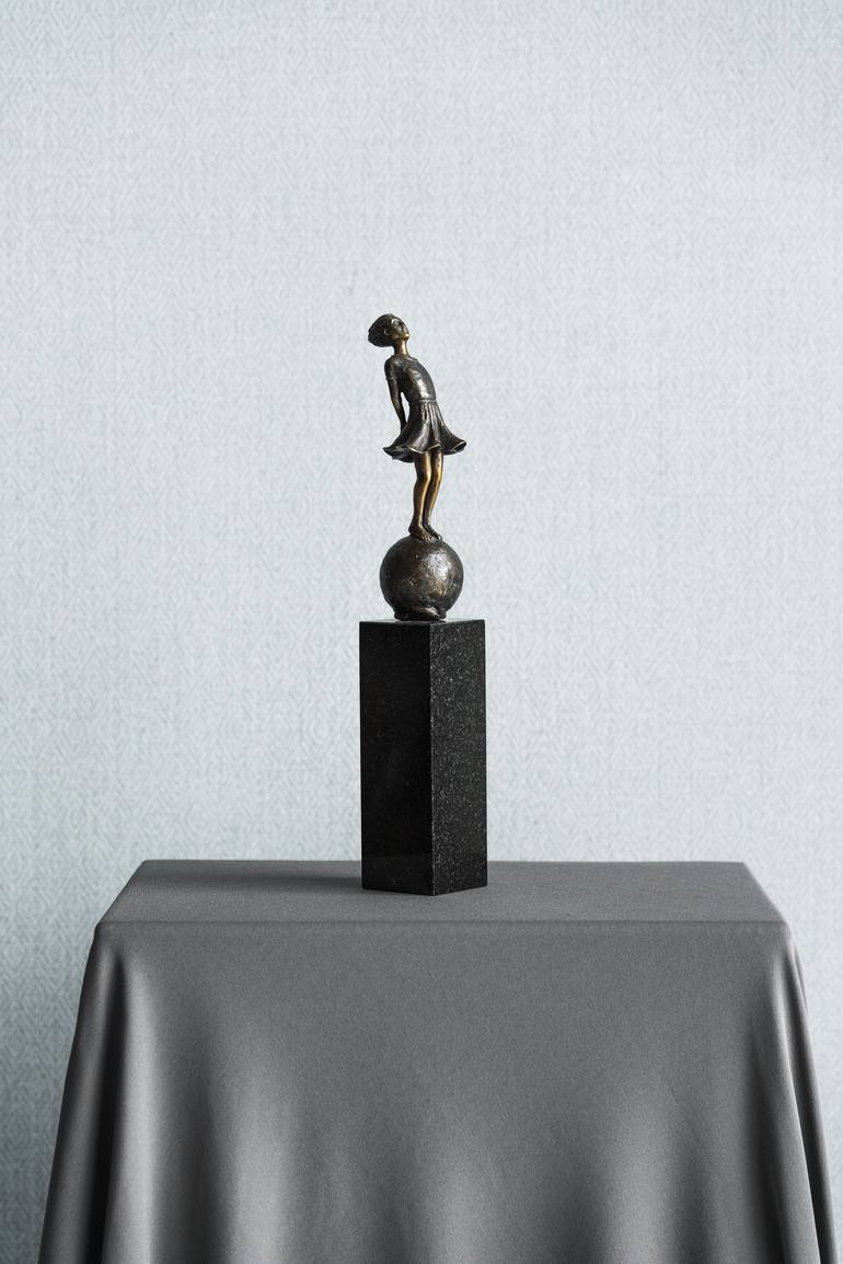 Original Figurative Women Sculpture by Liutauras Grieze