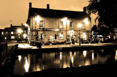 Kingsbridge Inn Bourton on the Water Cotswolds thumb