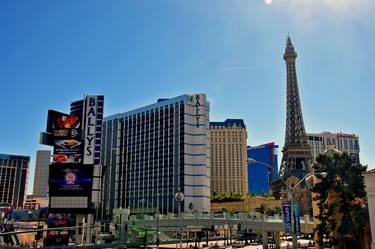 Eiffel Tower Paris and Bally's Hotel Las Vegas America thumb