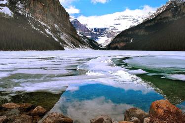 Lake Louise Victoria Glacier Alberta Canada thumb