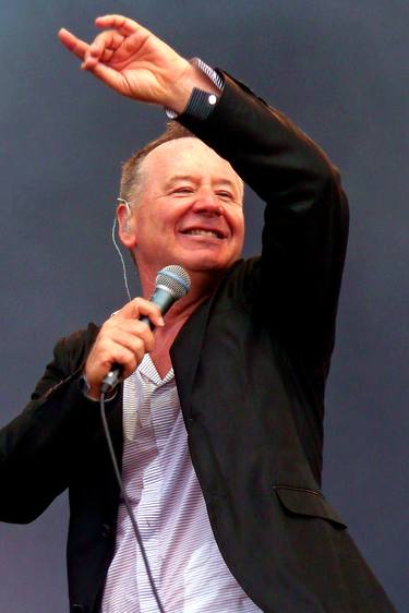 Simple Minds Jim Kerr In Concert thumb