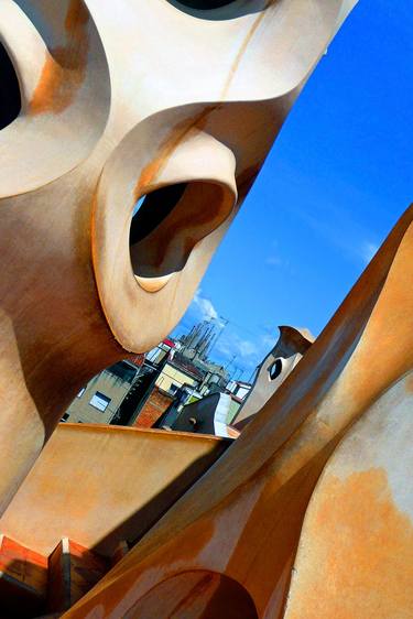 La Pedrera Casa Mila Sagrada Familia Barcelona Spain thumb