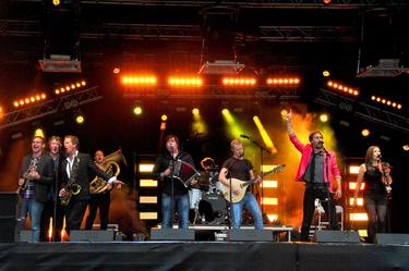 Bellowhead Folk Band Performing Live thumb