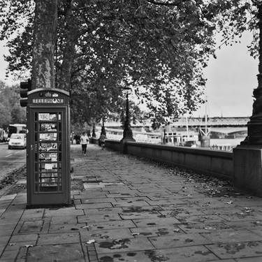London - Phone Booth thumb