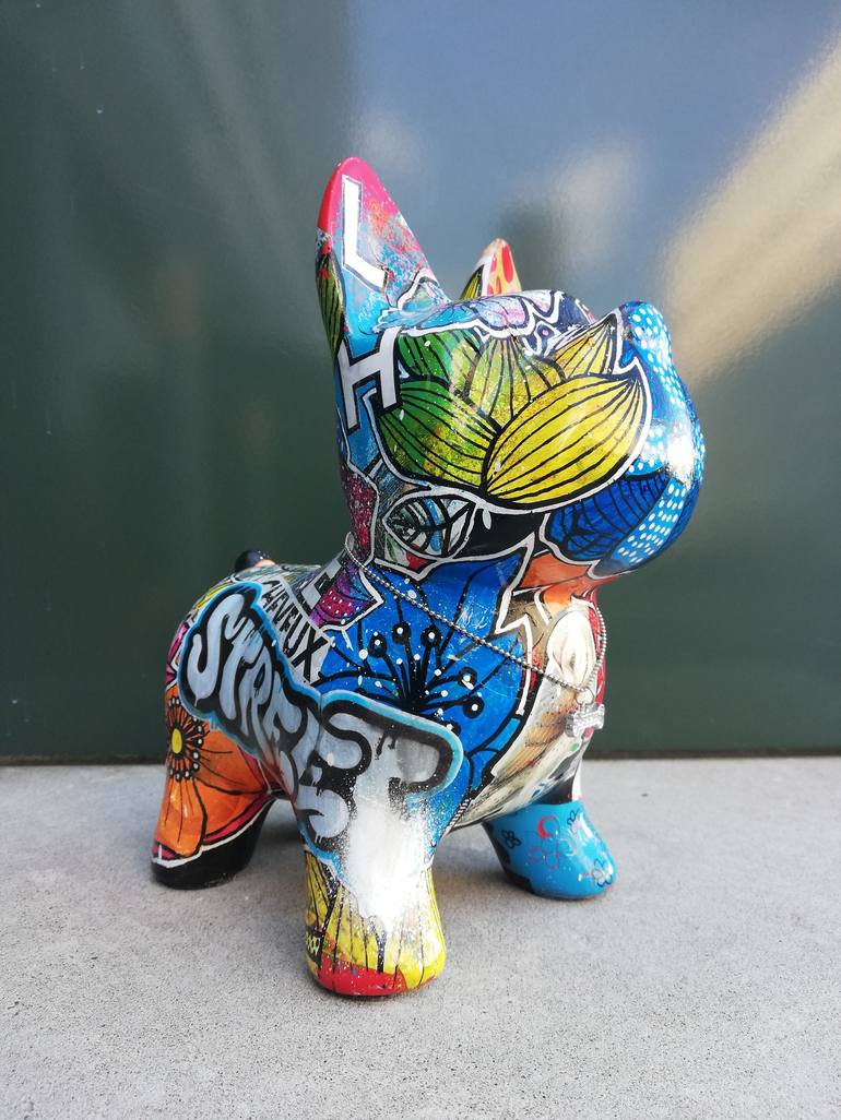 Original Street Art Animal Sculpture by Artist-painter Tone