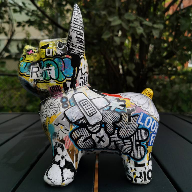 Original Street Art Animal Sculpture by Artist-painter Tone