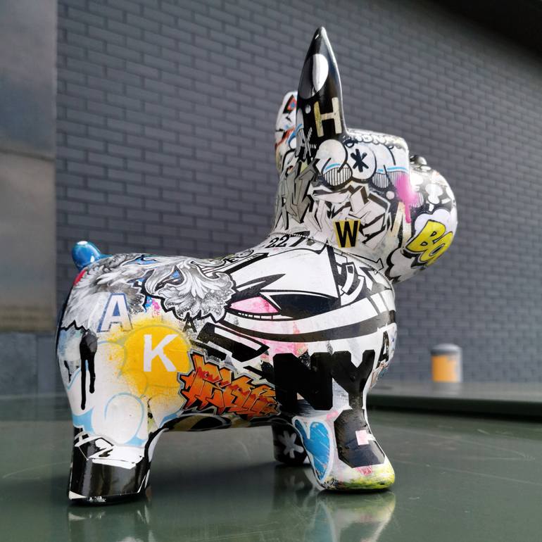 Original Street Art Animal Sculpture by Artist-painter Tone