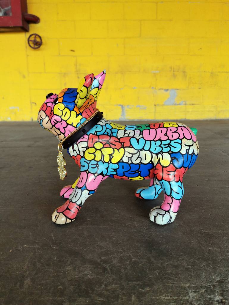 Original Street Art Animal Sculpture by Artist-painter Tone